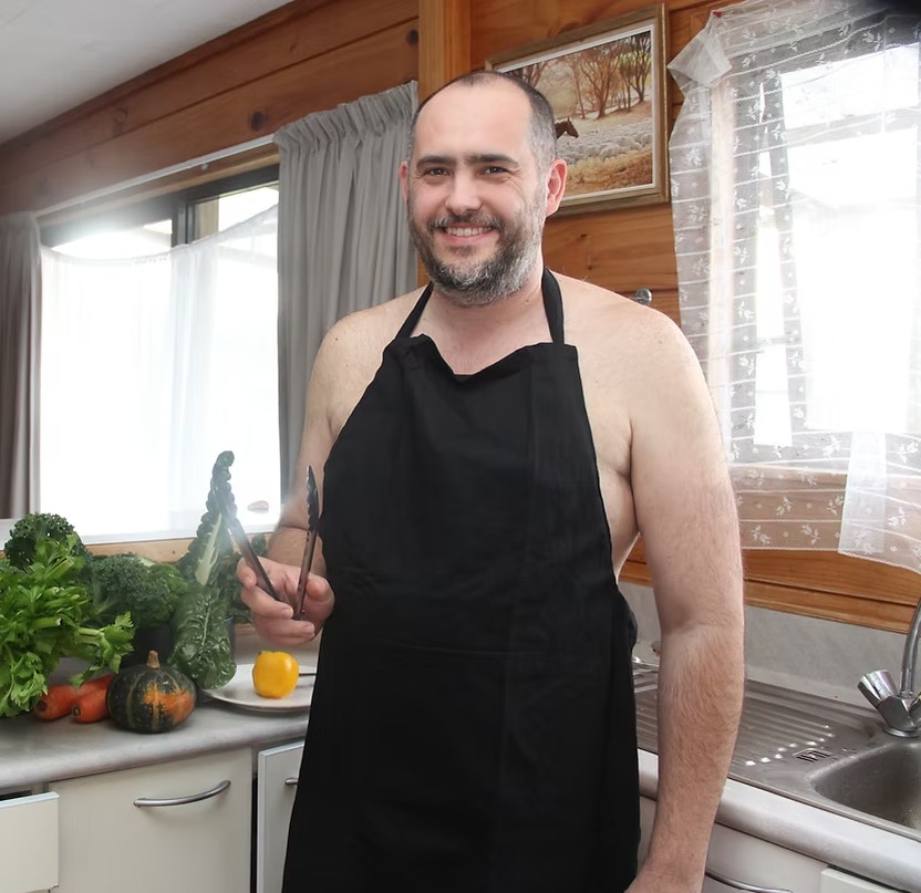 Nude Cooking Day Dion